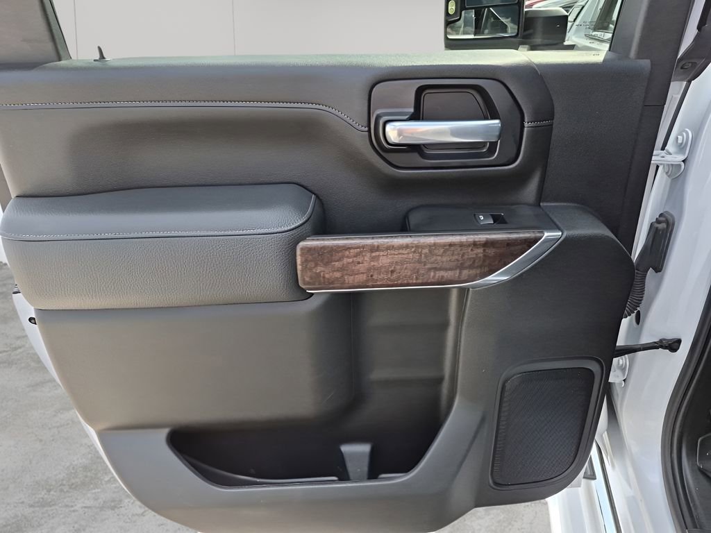 Used 2021 GMC Sierra 3500 Denali AWD/4WD image 17