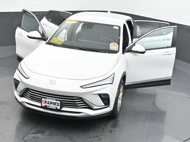 Used 2025 Buick Envista Preferred image 60