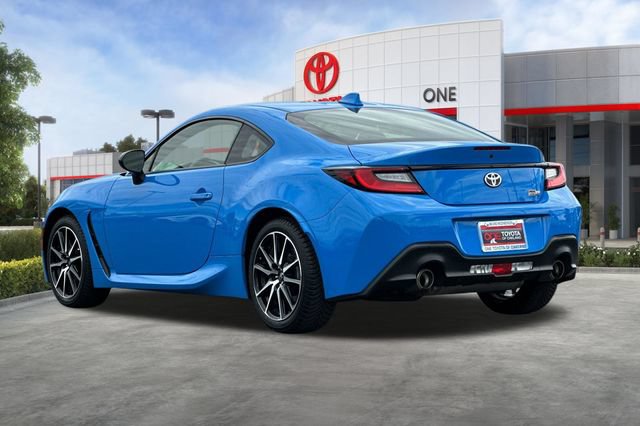 Used 2022 Toyota GR86 RWD image 6