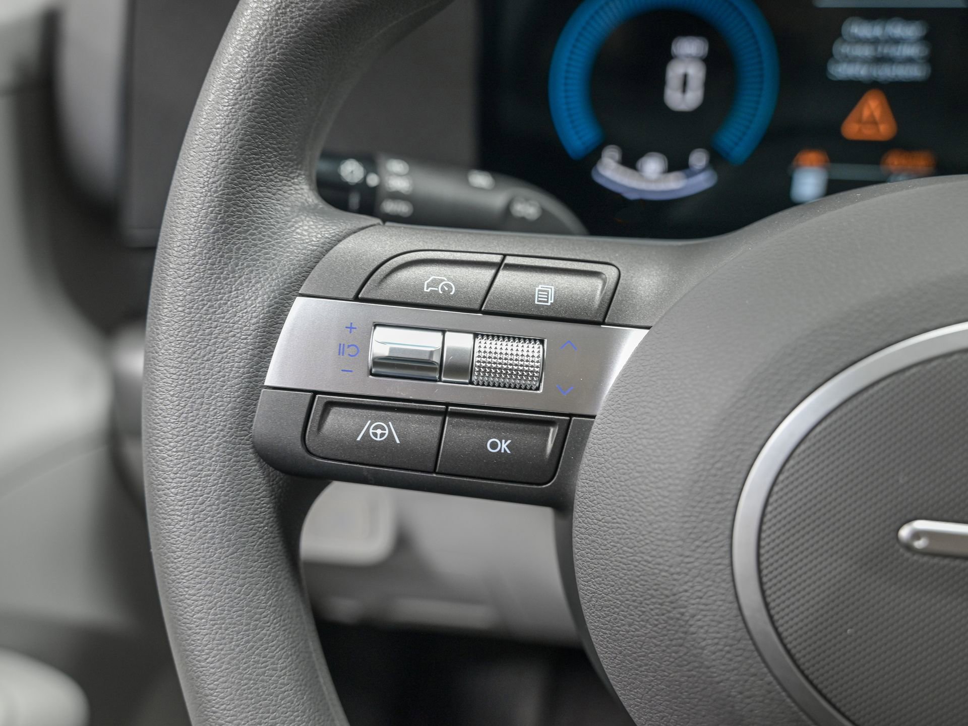 Used 2025 Hyundai Kona SE image 18