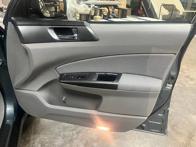 Used 2012 Subaru Forester 2.5X Premium w/ All-Weather Pkg image 15