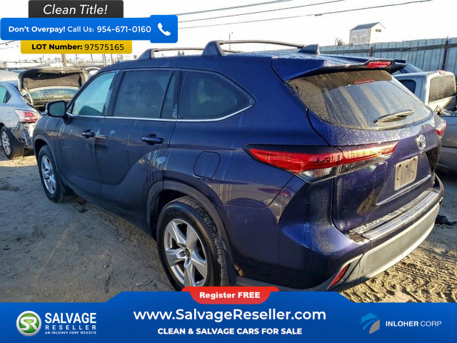 Used 2022 Toyota Highlander LE image 3