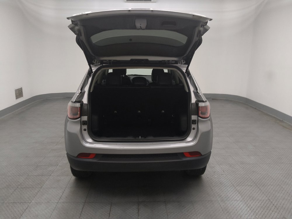 Used 2019 Jeep Compass Latitude w/ Popular Equipment Group AWD/4WD image 29