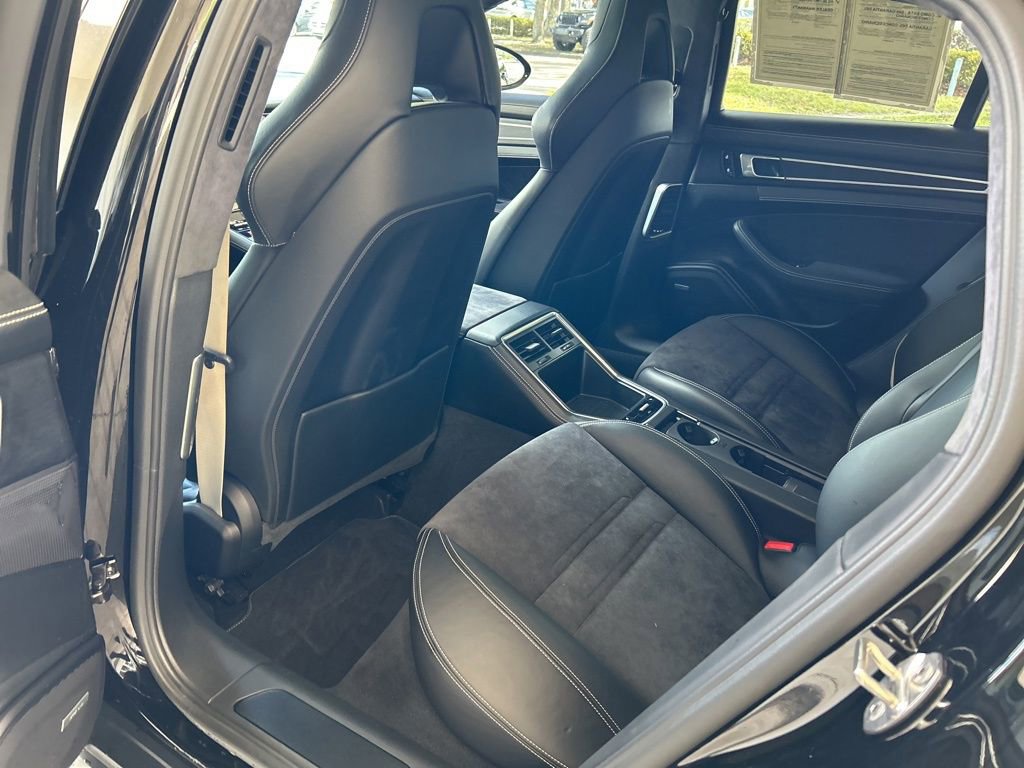 Used 2019 Porsche Panamera GTS image 40
