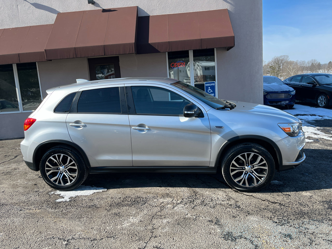 Used 2018 Mitsubishi Outlander Sport ES image 4