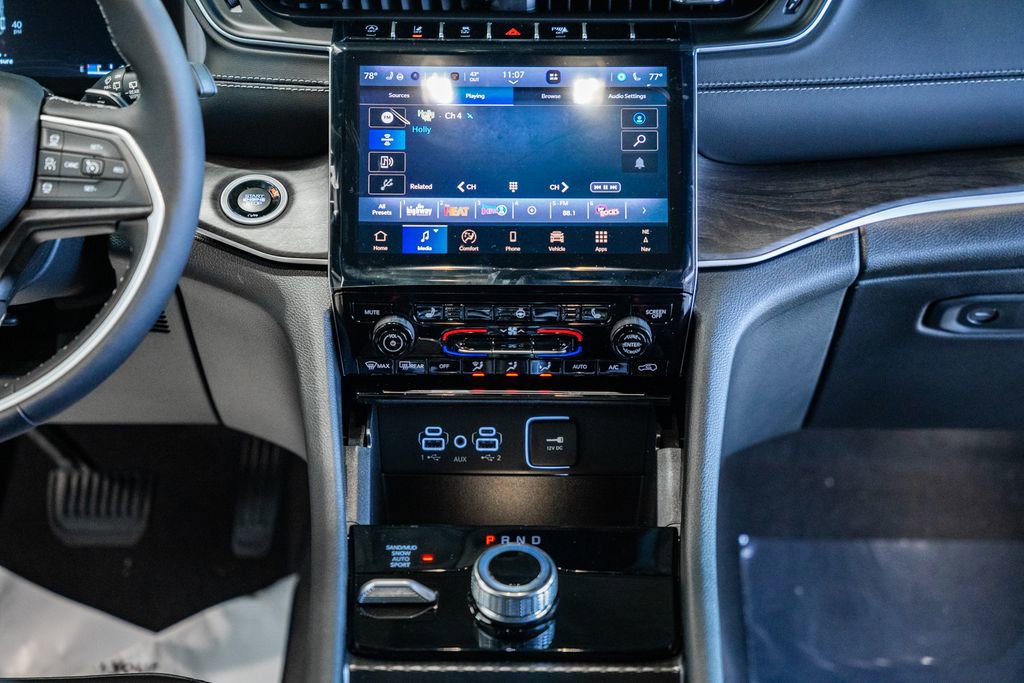 New 2025 Jeep Grand Cherokee Limited image 21