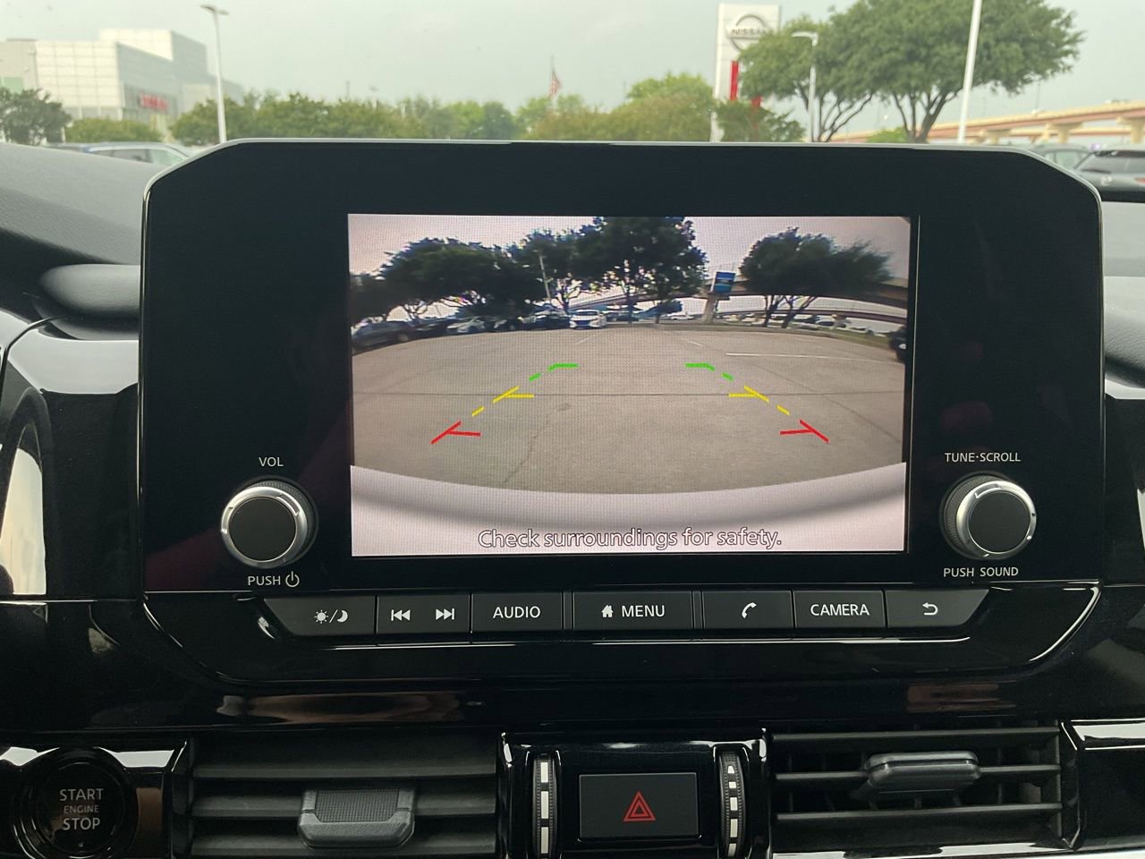 Used 2025 Nissan Pathfinder SV FWD image 32