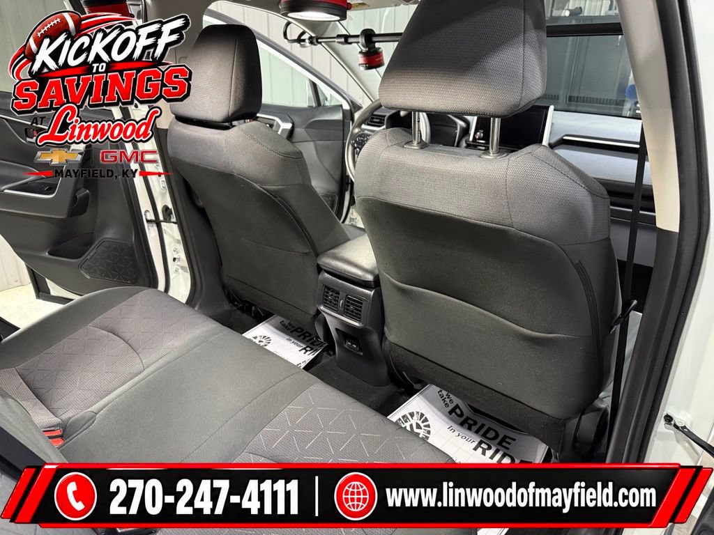Used 2025 Toyota RAV4 XLE FWD image 25