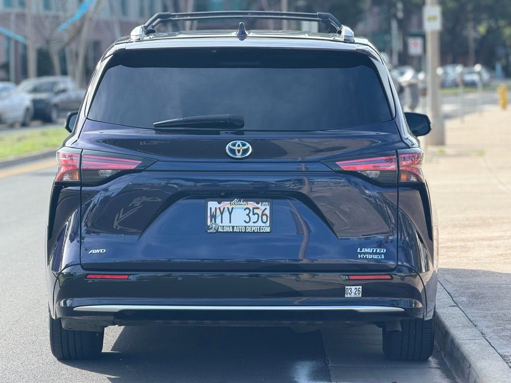 Used 2022 Toyota Sienna Limited AWD/4WD image 4