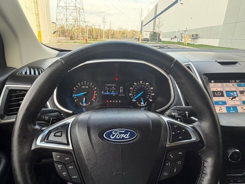 Used 2019 Ford Edge SEL AWD/4WD image 29