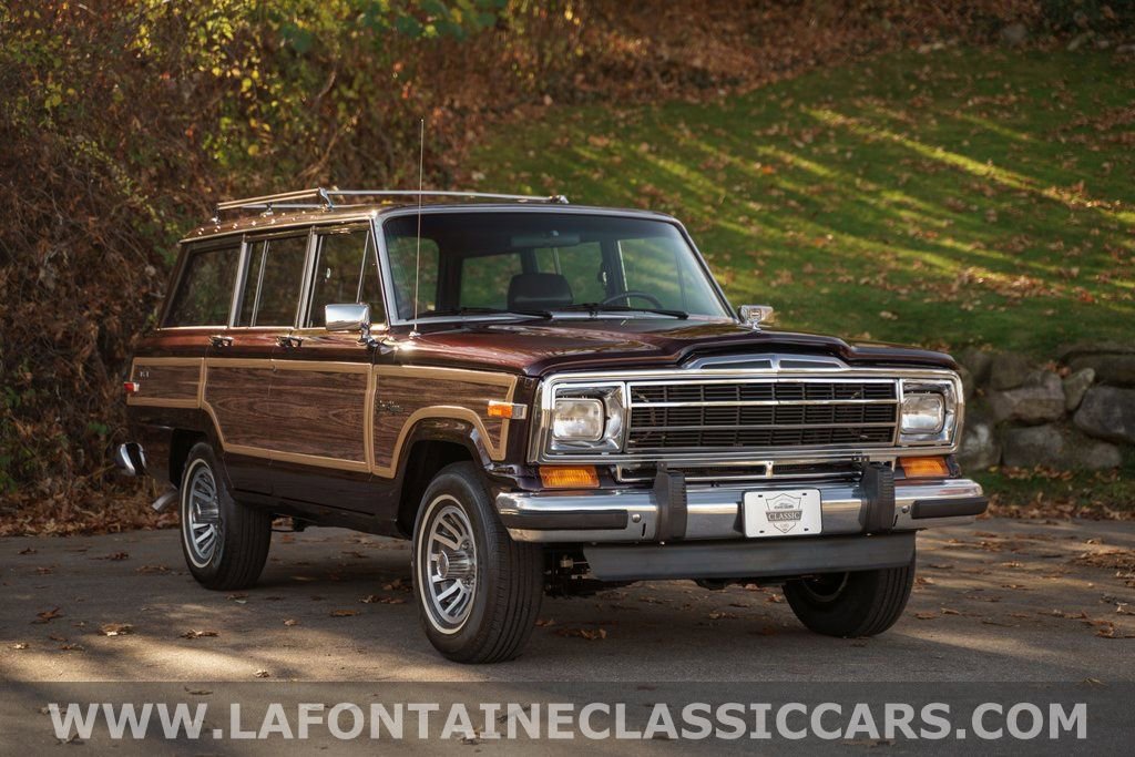 Used 1991 Jeep Grand Wagoneer image 1