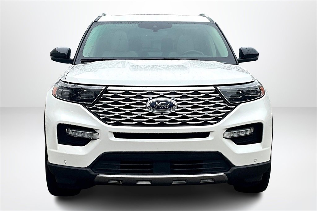 Used 2020 Ford Explorer Platinum w/ Premium Technology Package image 2