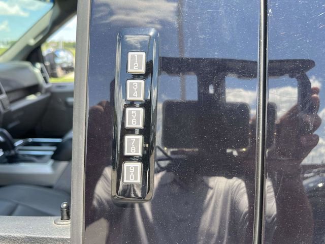 Used 2019 Ford F150 Lariat RWD image 11
