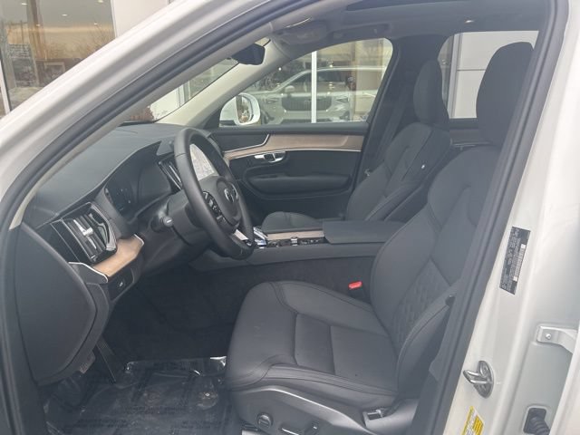 Used 2025 Volvo XC90 B6 Plus AWD/4WD image 18