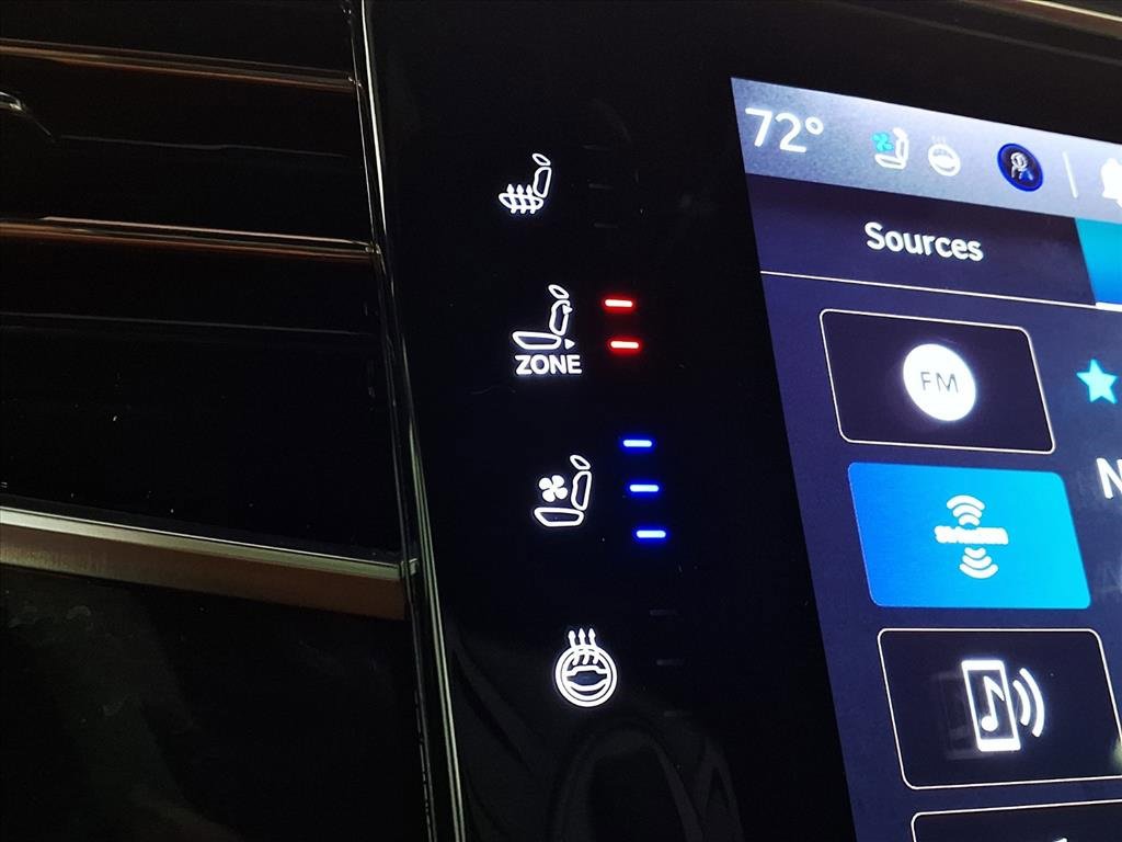 Used 2022 Jeep Grand Wagoneer Series III w/ Rear Seat Video Group 1 image 15