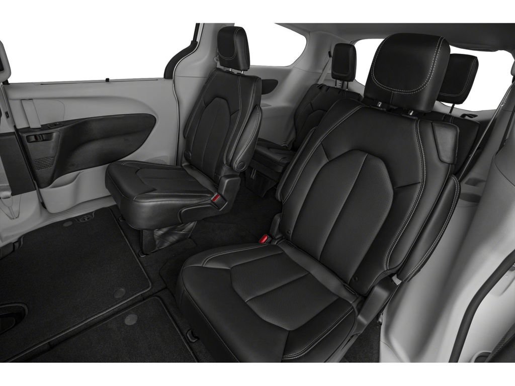 Used 2024 Chrysler Pacifica Touring-L FWD image 8