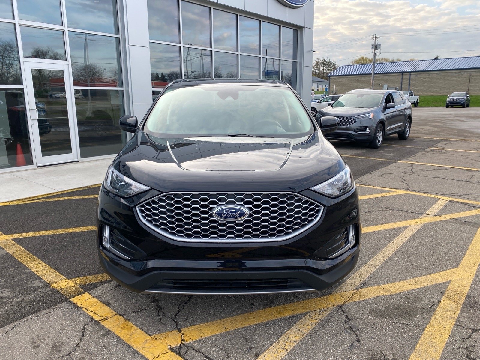 Used 2024 Ford Edge SEL w/ Convenience Package AWD/4WD image 9