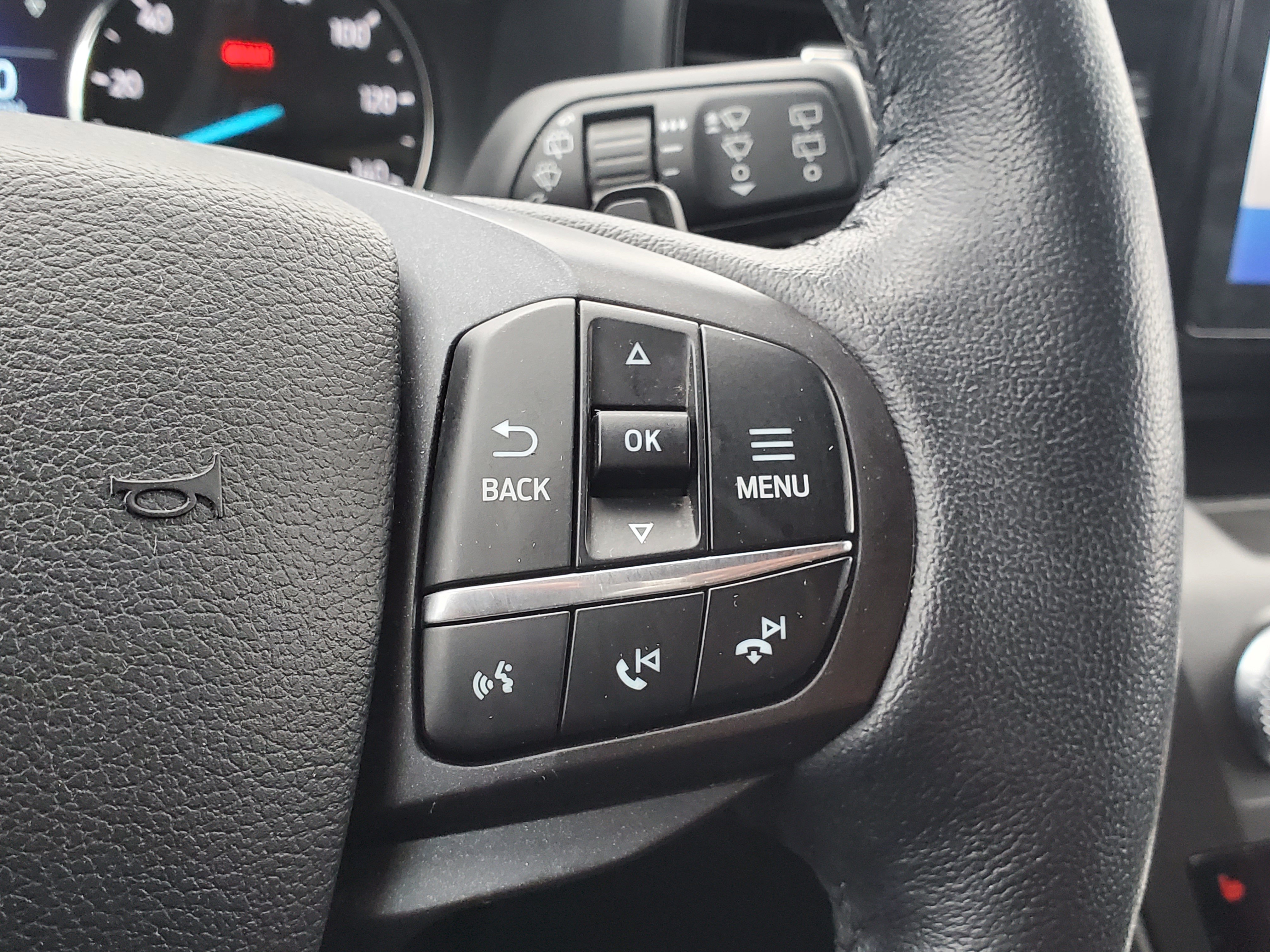 Used 2020 Ford Explorer XLT w/ Comfort Package image 20