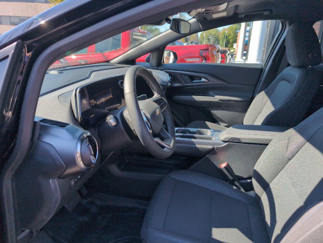 New 2026 Chevrolet Equinox EV LT image 27