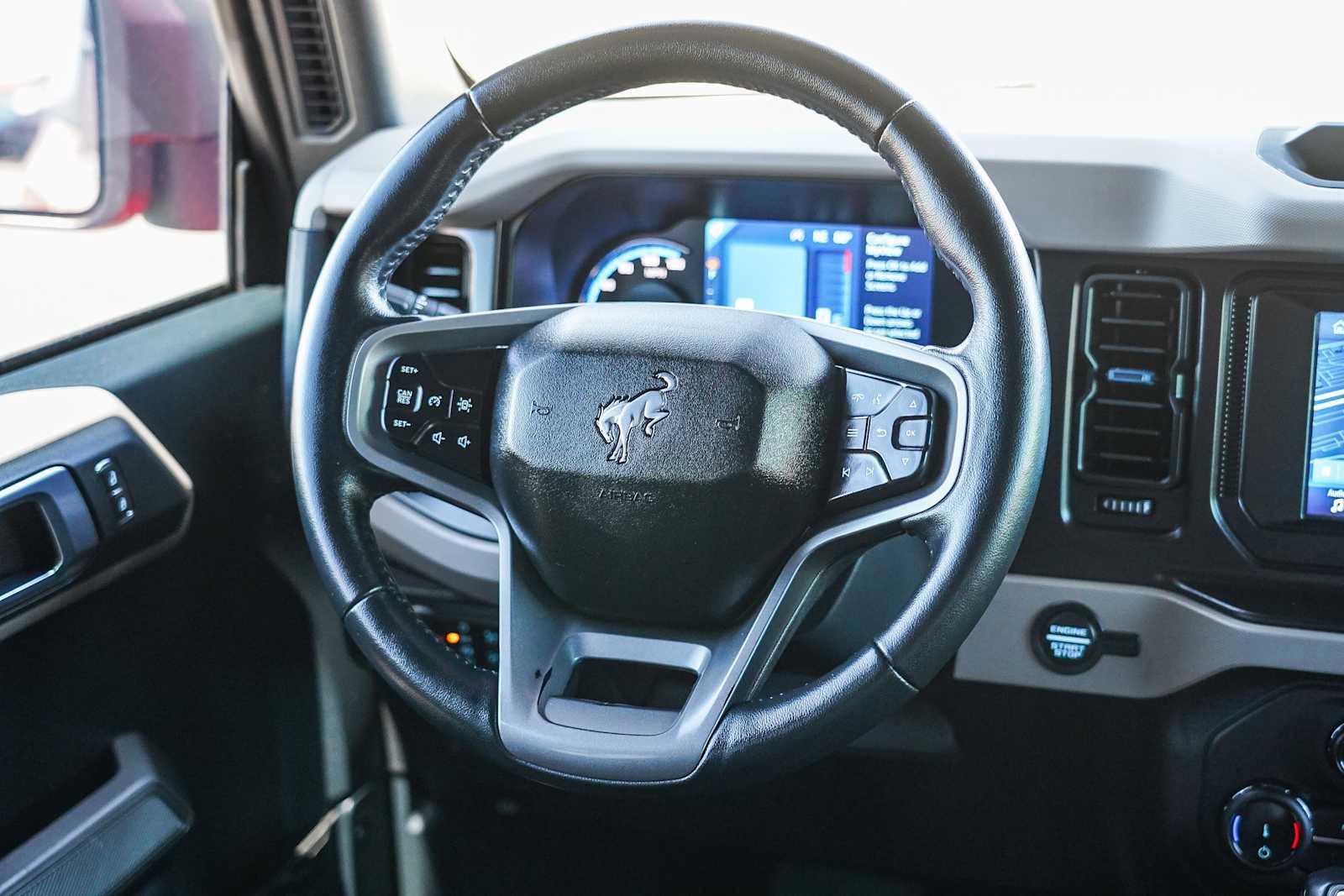 Used 2022 Ford Bronco Wildtrak image 15