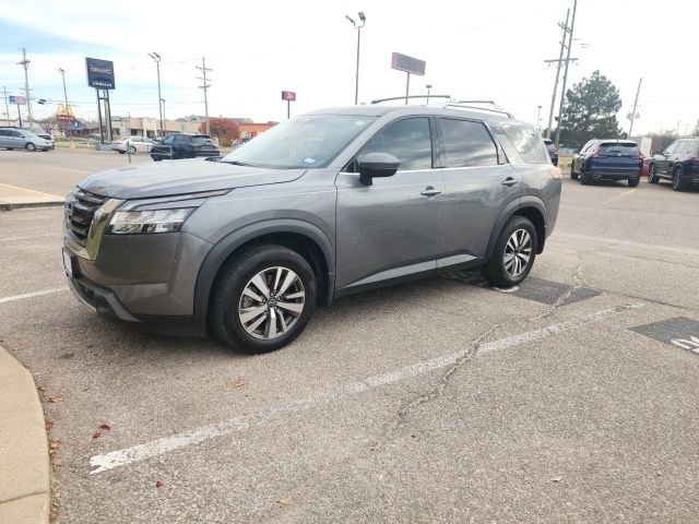 Used 2023 Nissan Pathfinder SL