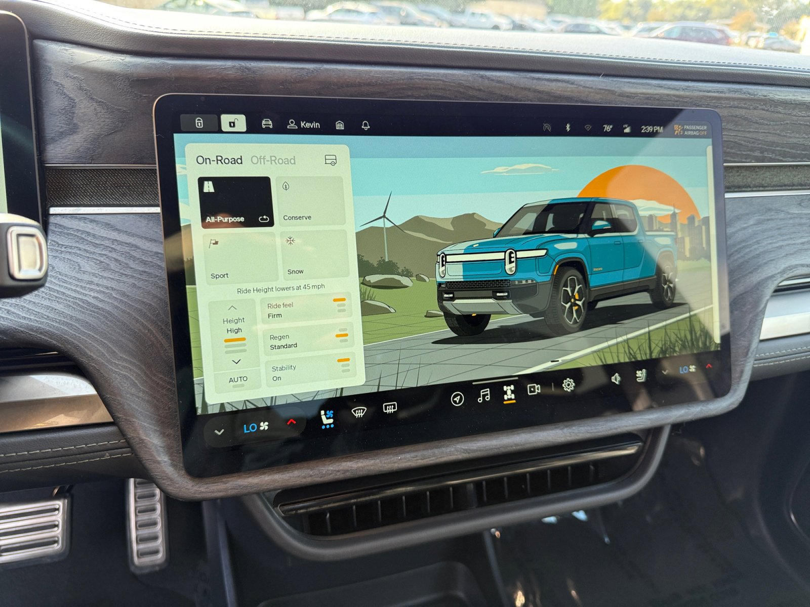 Used 2023 Rivian R1T Adventure image 24