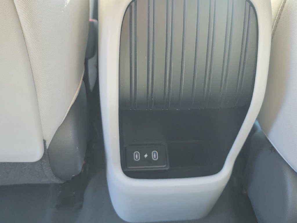 Used 2024 Hyundai Kona SE FWD image 32