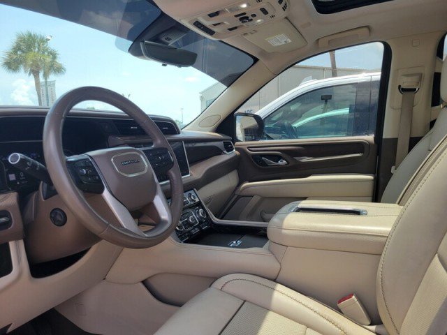Used 2021 GMC Yukon Denali w/ Denali Premium Package RWD image 9