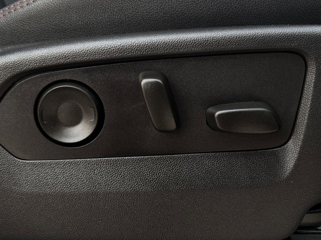 Used 2024 GMC Sierra 1500 AT4 w/ Technology Package AWD/4WD image 29