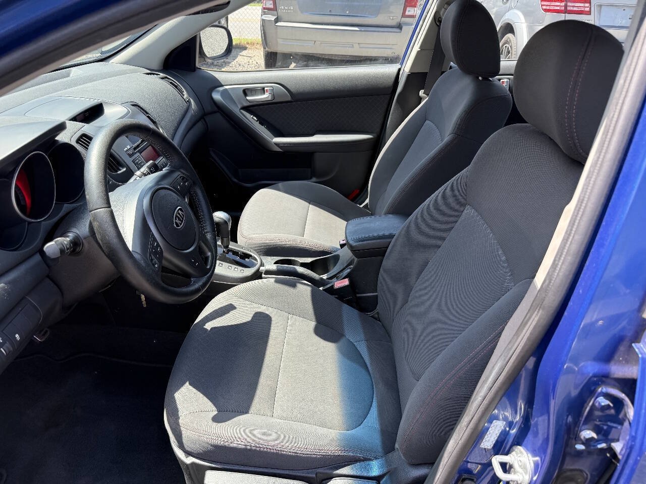 Used 2010 Kia Forte SX FWD image 17