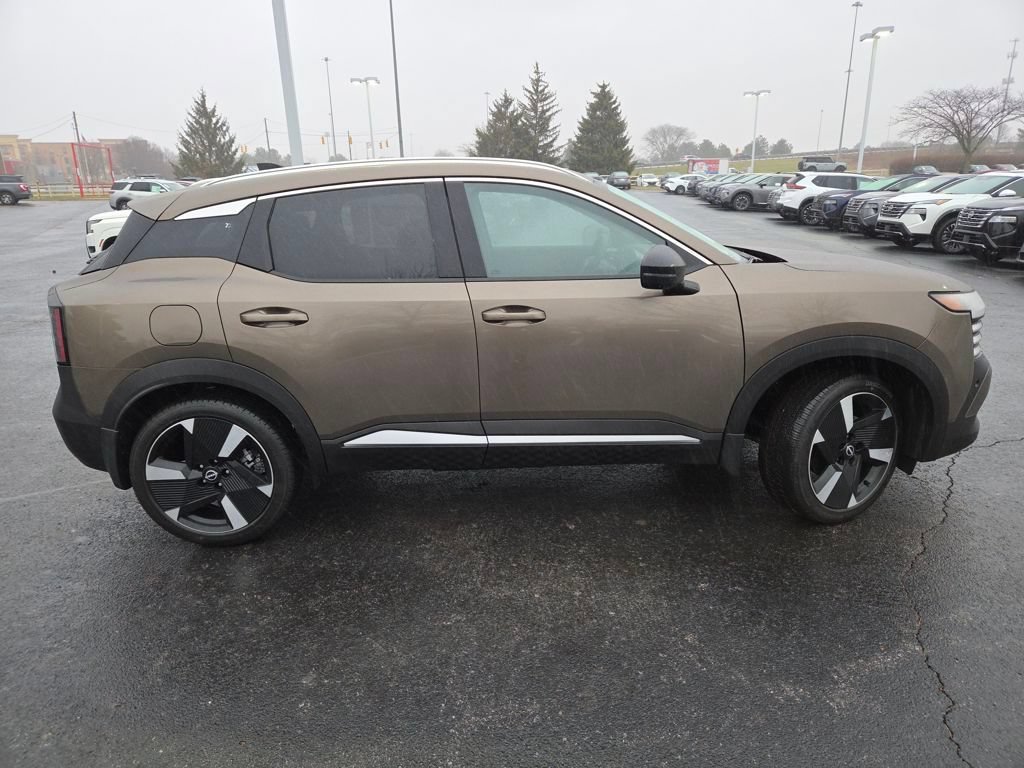 New 2026 Nissan Kicks SR w/ SR Premium Package AWD/4WD image 9