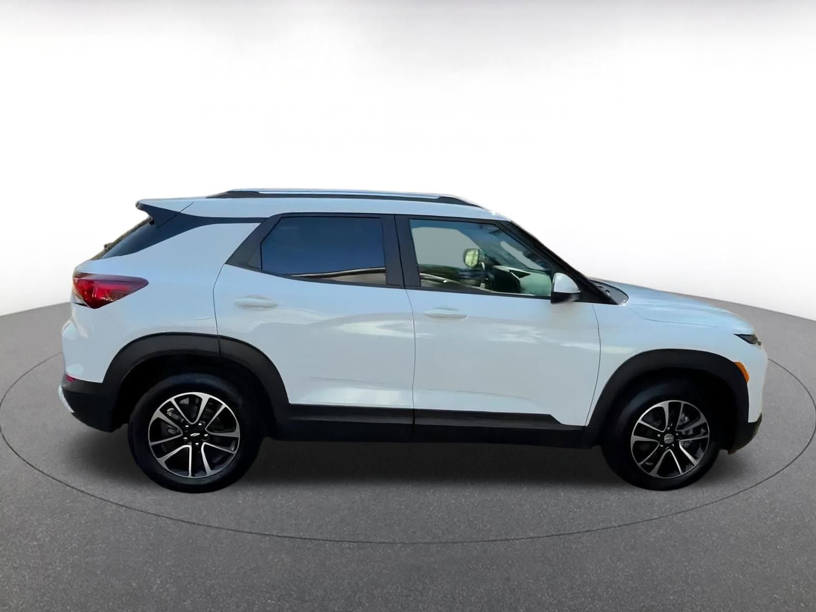 Used 2025 Chevrolet TrailBlazer LT image 16