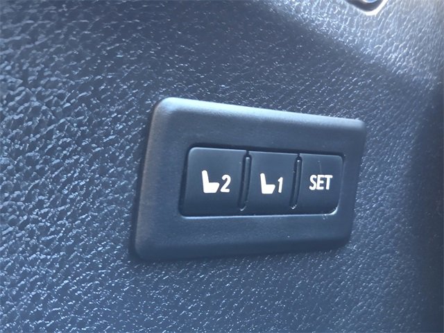 Used 2015 Toyota RAV4 Limited image 22