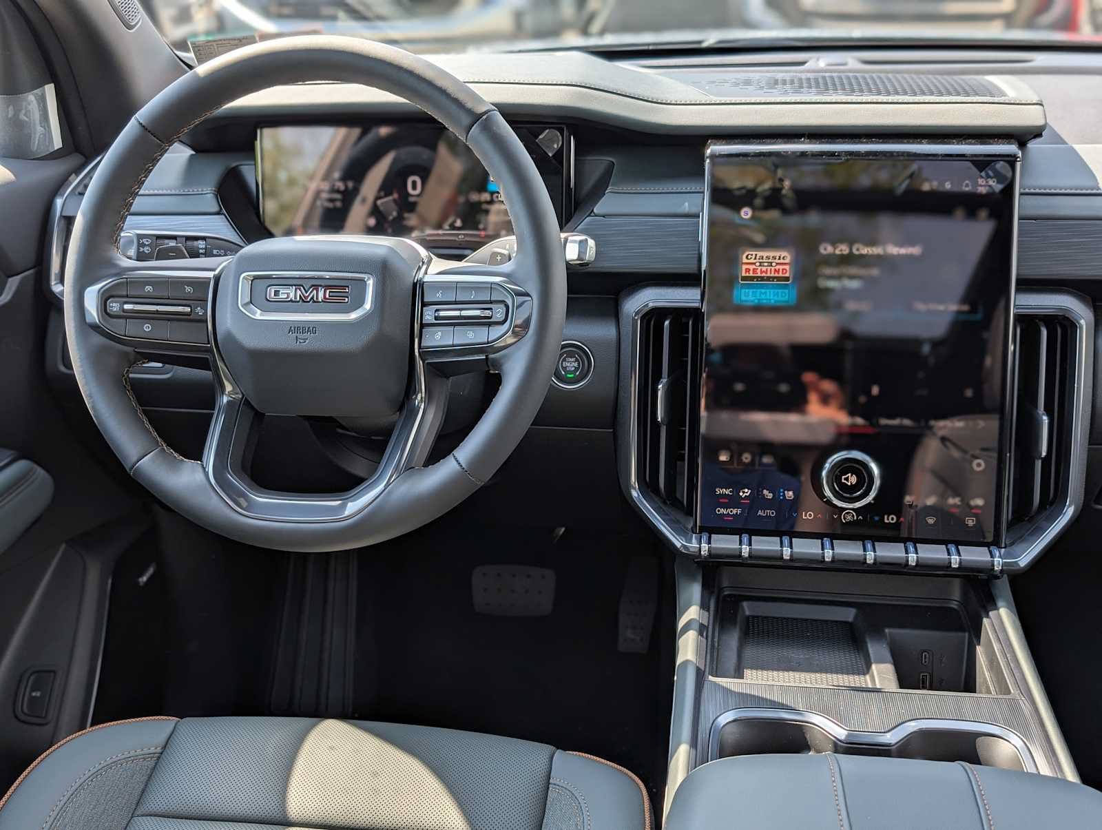 New 2026 GMC Acadia AT4 w/ Luxury Package AWD/4WD image 5