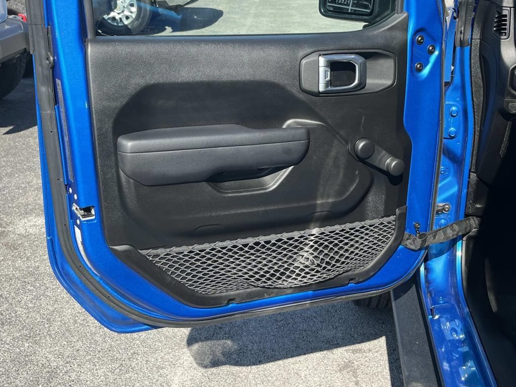 Used 2024 Jeep Wrangler Sport AWD/4WD image 16