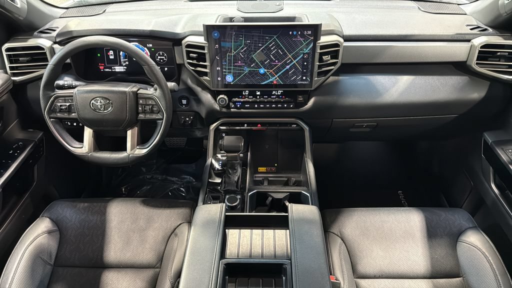 Used 2025 Toyota Tundra Limited AWD/4WD image 17