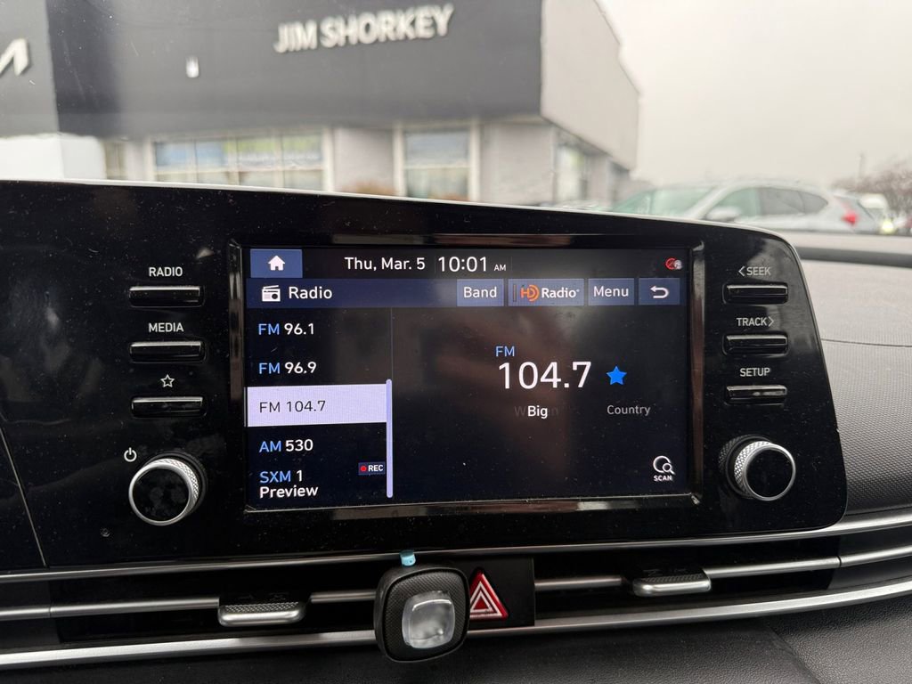 Used 2022 Hyundai Elantra SEL w/ Convenience + Premium Package image 17