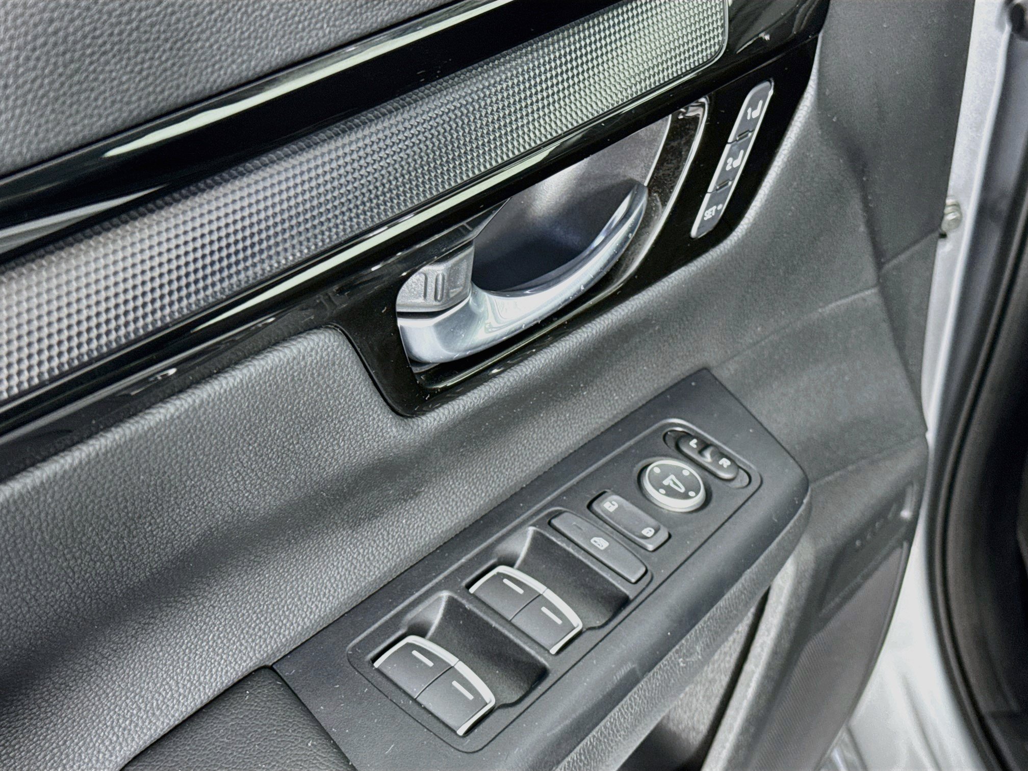 Certified 2025 Honda CR-V Sport Touring image 18