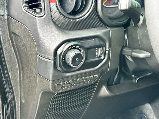 Used 2024 Jeep Wrangler Unlimited Rubicon AWD/4WD image 11