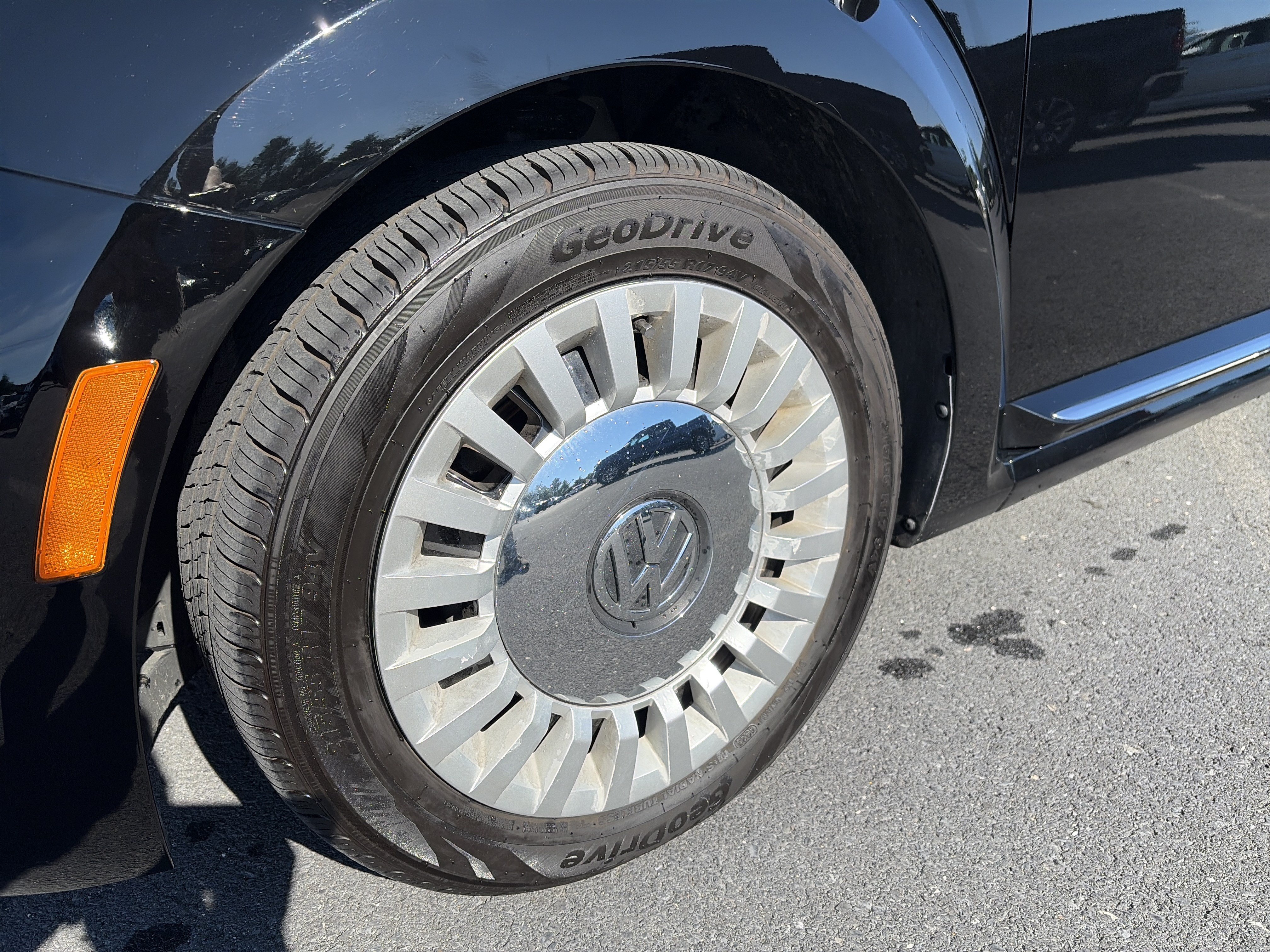 Used 2013 Volkswagen Beetle 2.5 FWD image 9