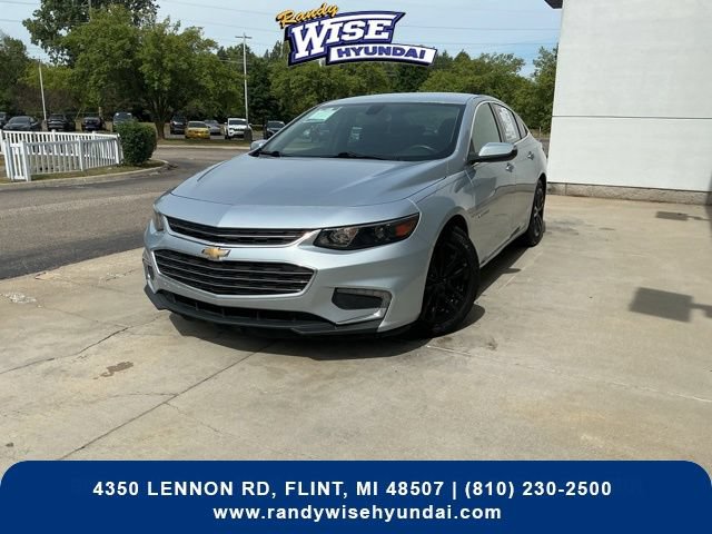 Used 2017 Chevrolet Malibu LT FWD image 4