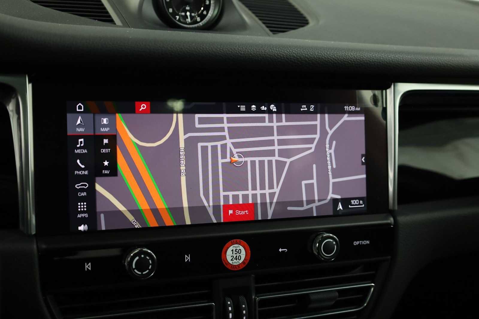 New 2026 Porsche Macan image 34