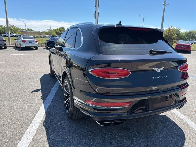 Used 2022 Bentley Bentayga image 4