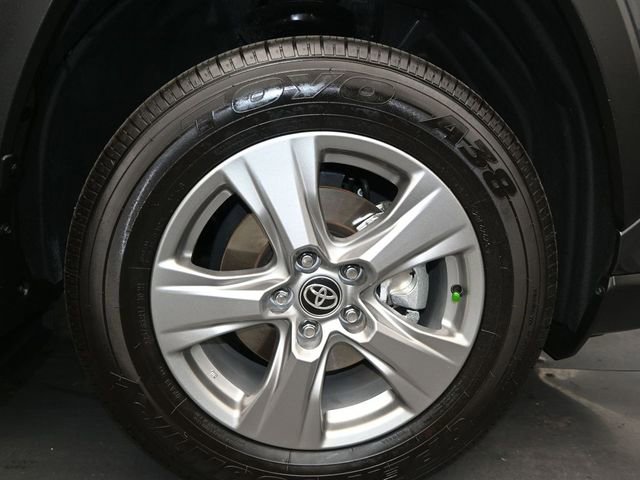 Used 2025 Toyota RAV4 XLE image 18