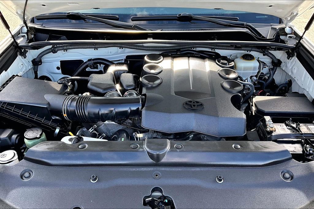 Used 2014 Toyota 4Runner Limited image 10