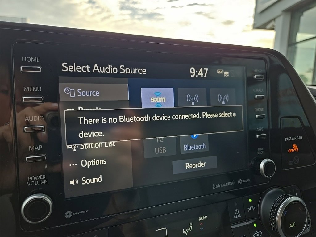 Used 2021 Toyota Highlander XLE image 54