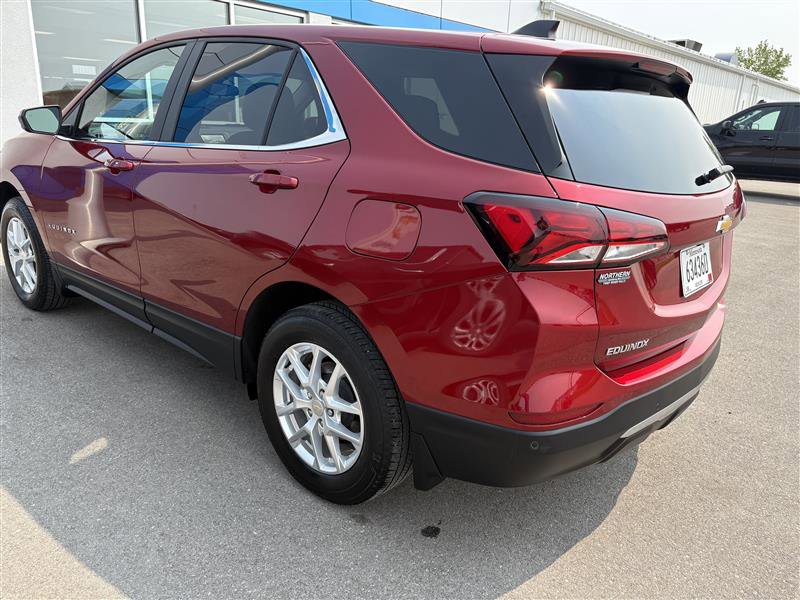 Used 2024 Chevrolet Equinox LT image 3