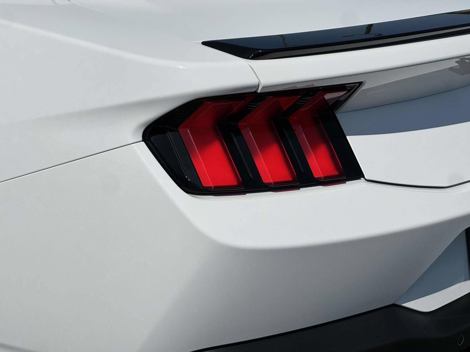 Used 2025 Ford Mustang Coupe RWD image 31