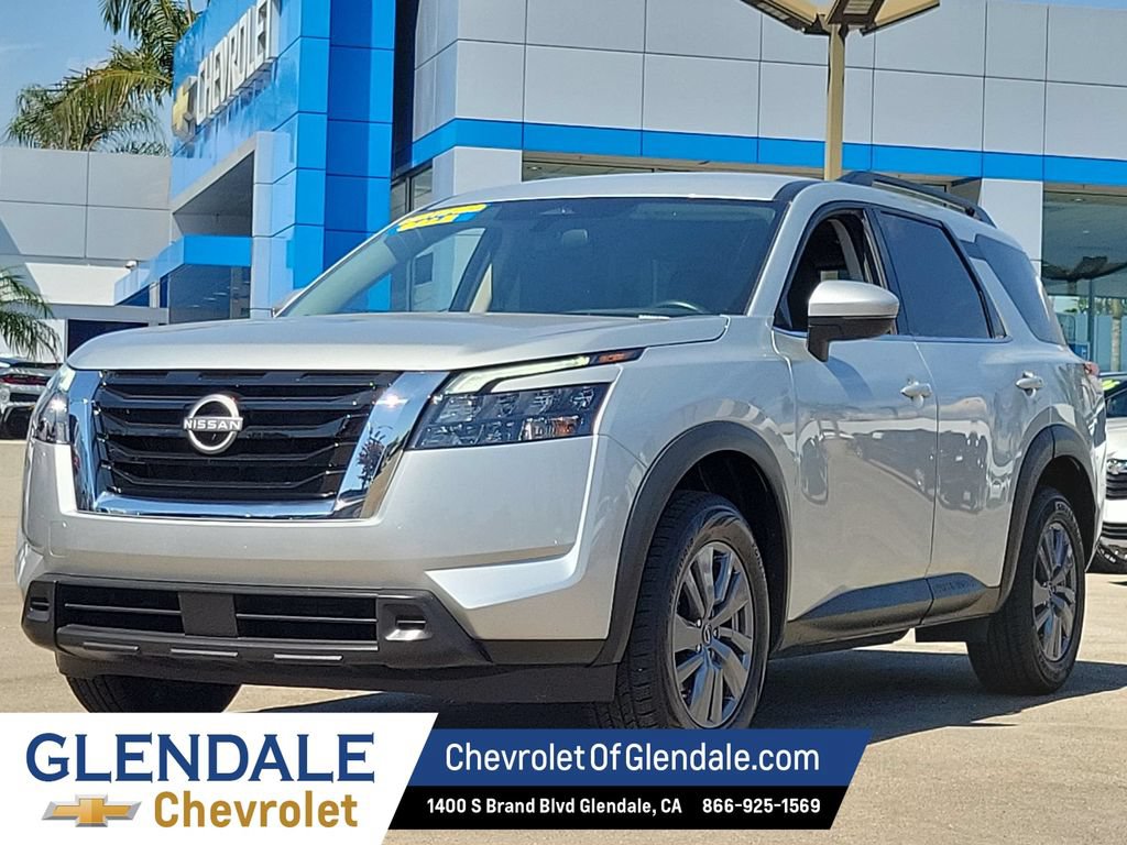 Used 2025 Nissan Pathfinder SV FWD image 15