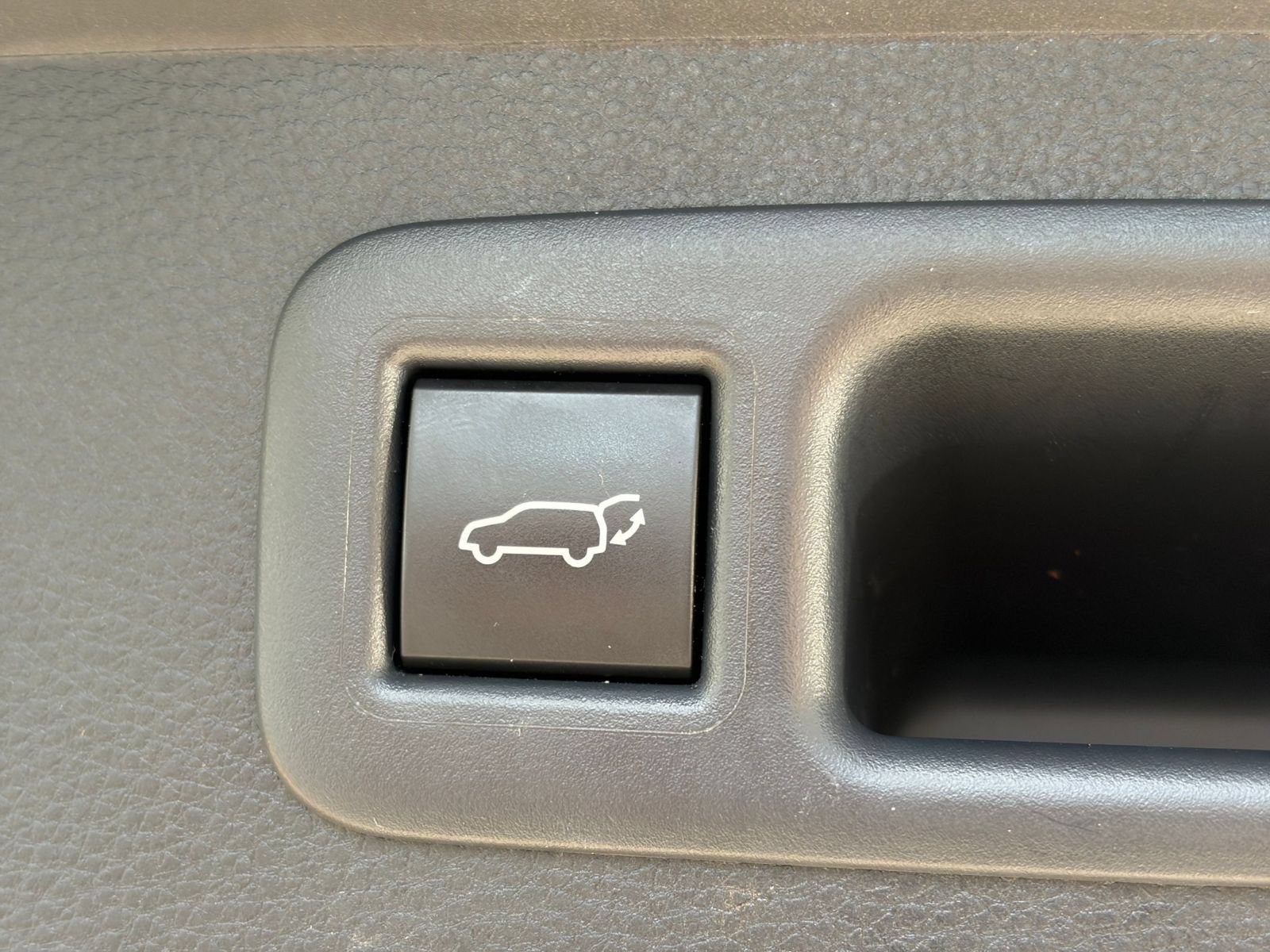 Used 2025 Toyota Highlander XSE AWD/4WD image 24